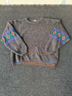 Vintage 90s Aztec Pattern Crewneck Sweater Gray Wool Blend